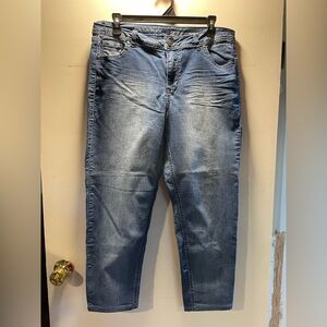 EUC Avenue Denim Legging Jeans